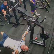 Personalidade do carnaval de Olinda morre em acidente com barra de supino - Reprodução