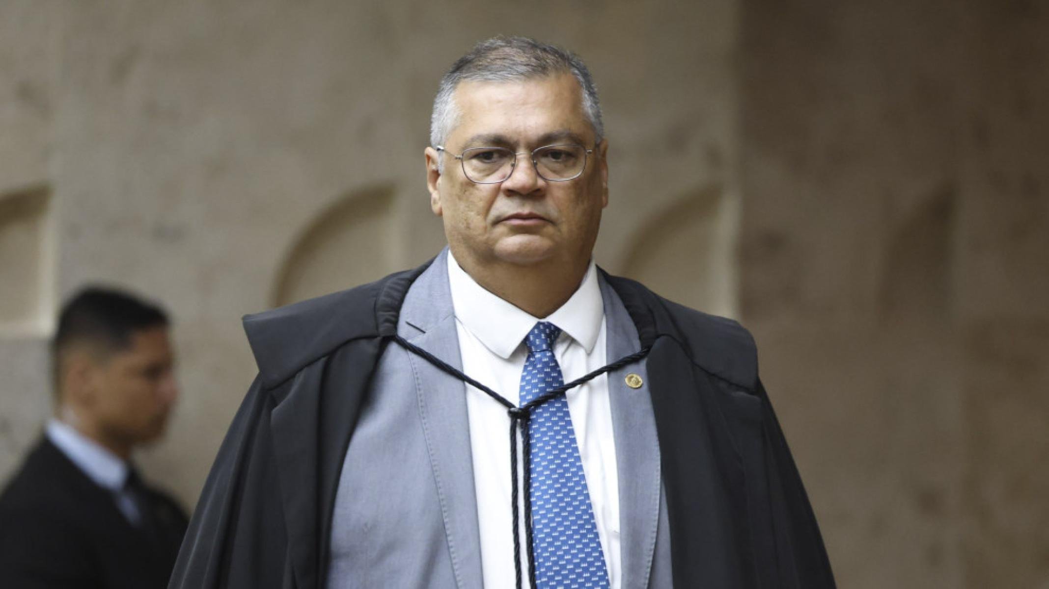 Torneira fechada: Dino manda suspender pagamento de emendas de Eduardo e Ramagem - Platobr Politica