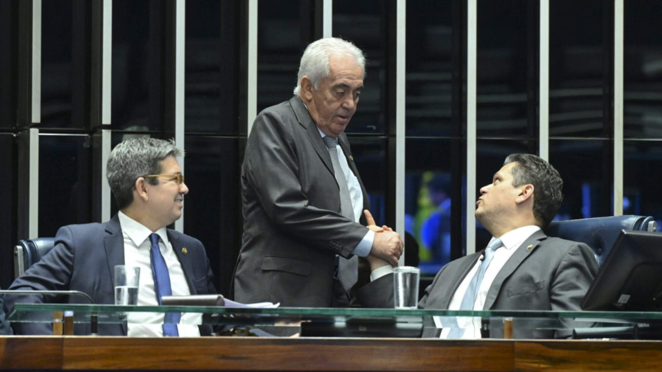 Com mea culpa de Randolfe e parecer de Messias, Planalto se alia a Senado contra STF