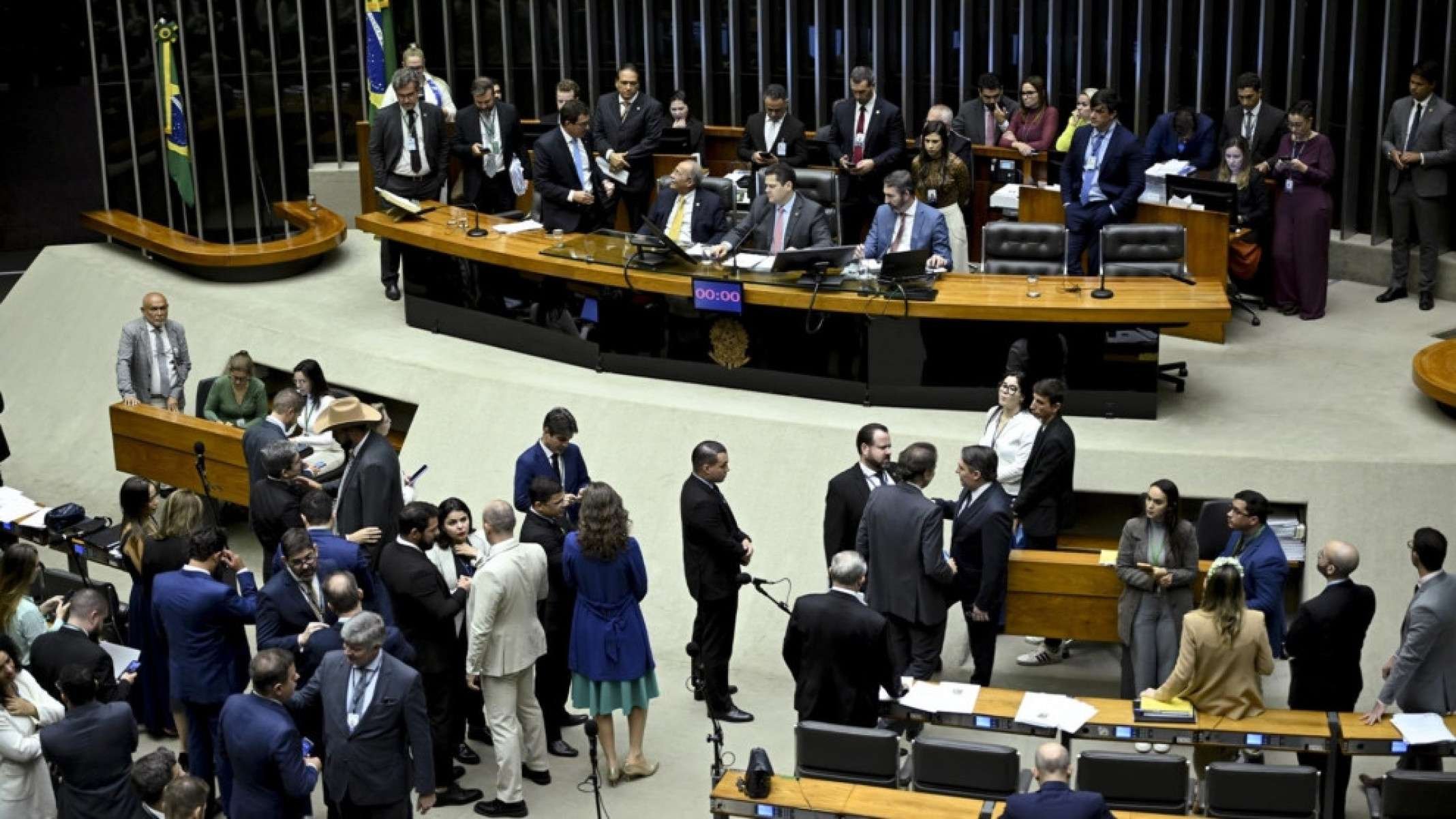 As benesses aprovadas pelo Congresso na Lei de Diretrizes Orçamentárias - Platobr Politica
