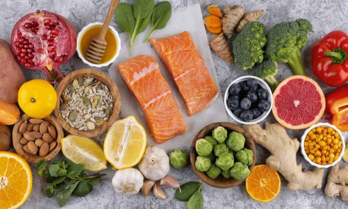 A vitamina D pode ser reposta no organismo por meio de suplementos ou pela ingestão de diferentes tipos de alimentos, de sementes, frutas a peixes -  (crédito: Reprodução da Internet)