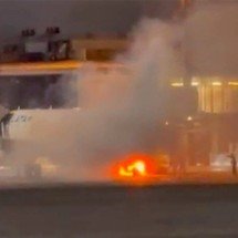 Avião da Latam é evacuado em Guarulhos após fogo em esteira de bagagens - Reprodução / Aeroin