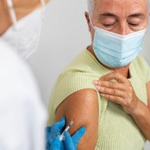 Vacina de herpes-zóster pode reduzir risco de demência em 20% - Freepik