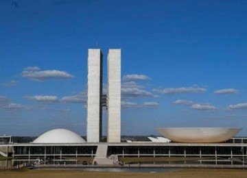 Senado cria mês de 40 dias para cargos de confiança e salários podem dobrar o teto -  (crédito: Platobr Politica)