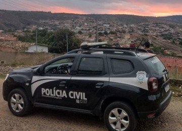 Suspeita de disseminar notícias falsas sobre servidores municipais é presa pela PCMG em Ipanema -  (crédito: Divulgação/PCMG)