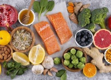 A vitamina D pode ser reposta no organismo por meio de suplementos ou pela ingestão de diferentes tipos de alimentos, de sementes, frutas a peixes -  (crédito: Reprodução da Internet)