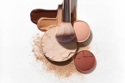 Os erros mais comuns são armazenamento inadequado, uso de produtos vencidos e compartilhamento -  (crédito: FreePik)