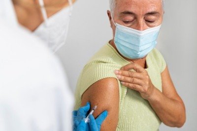 Atualmente, a vacina contra o herpes-zóster está disponível apenas na rede privada -  (crédito: Freepik)