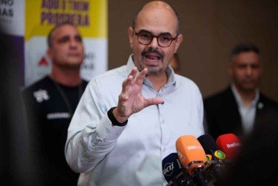 Simões conduz reuniões sucessivas com parlamentares e prefeitos, costura apoios partidários e antecipa arranjos -  (crédito: Edésio ferreira/em/d.a presss)