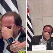 Carlos Bolsonaro chora e diz que pai sofre: 'Desumanidade' - Reprodução / redes sociais