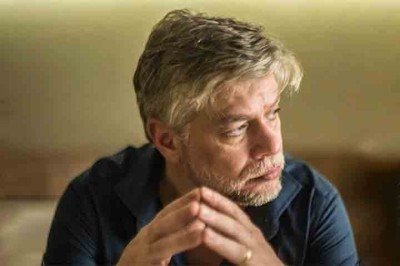 O ator Fábio Assunção fez recentemente um relato comovente sobre o período em que enfrentou a dependência química, descrevendo o momento como uma ruptura profunda em sua vida. 
 -  (crédito: Reprodução do Instagram @fabioassuncaooficial)