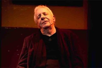 Na noite de 2 de dezembro de 2025, o ator Marco Nanini se apresentou no palco do Teatro Glaucio Gill, em Copacabana, no Rio de Janeiro, com o recital “Alma brasileira – Ensaio nº 2”. 
 -  (crédito: Reprodução do Instagram @marconaniniator)