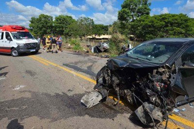 Acidente em Pará de Minas (MG) deixa três feridos, entre elas uma gestante -  (crédito: Divulgação/CBMMG)