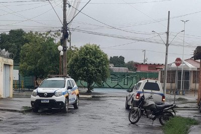 O crime foi cometido na residência do casal, enquanto as três filhas dormiam -  (crédito: PMMG)