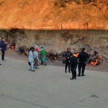 Montanha arde há milhares de anos — e nem a chuva consegue apagar -  Reprodução de vídeo Rede Globo