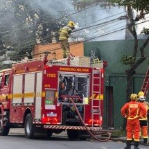 Incêndio atinge hamburgueria na Região Oeste de BH e assusta clientes - CBMMG