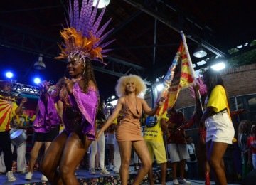 O Bloco Caricato União São João no palco do 'Horizontes do Samba - Patrimônio Cultural BH' -  (crédito: Túlio Santos/EM/D.A Press)