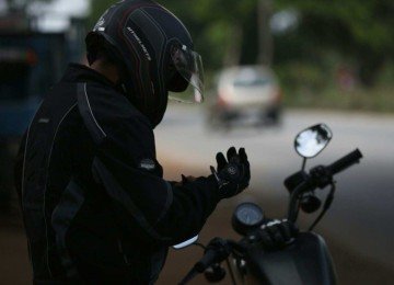 Motociclista seguia sentido BR-116 quando se acidentou (IMAGEM MERAMENTE ILUSTRATIVA) -  (crédito: Unsplash (IMAGEM MERAMENTE ILUSTRATIVA))