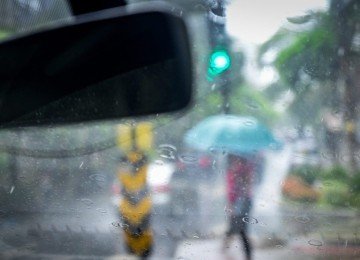 Quatrocentas e duas cidades de Minas Gerais podem ser atingidas por chuvas intensas neste domingo (7/12) -  (crédito: Leandro Couri/EM/DA Press)