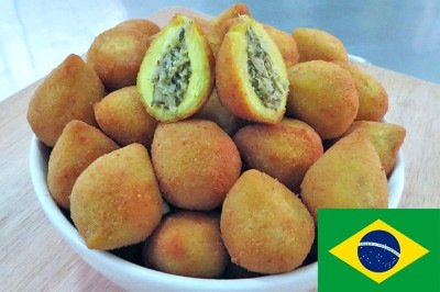 A plataforma Taste Atlas, que avalia alimentos por todo o planeta, divulgou um novo ranking das melhores comidas de rua do mundo. E a brasileiríssima coxinha aparece em 62º lugar no Top-100.  -  (crédito:  Flickr Ronnie Annunciaçã)