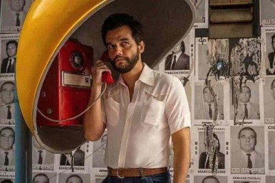 Em 2014, Pelé autografou a cabine de um Orelhão na Avenida Paulista como parte de uma campanha para companhia telefônica -  (crédito: AFP via Getty Images)