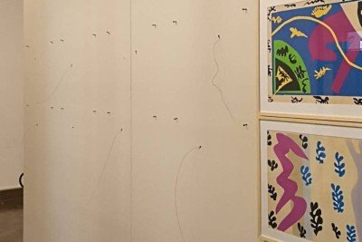 Espaço ocupado por obras roubadas na biblioteca Municipal Mário de Andrade  -  (crédito: Reprodução /PM)