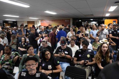 Servidores da área alegam que sofrem com uma defasagem de 48,5% nos vencimentos -  (crédito: Túlio Santos/EM/D.A.Press)