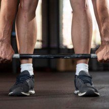 Homem morre em academia após acidente com barra de supino; veja riscos - Freepik