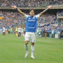 Kaio Jorge comemora um dos seus 21 gols no Brasileiro, contra o Vitória, no Mineirão -  (crédito: Alexandre Guzanshe/EM/D.A. Press)