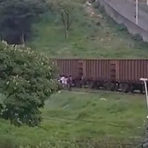 Mulher é atropelada por trem e resgatada em estado grave no Barreiro, em BH - Página Independência Hills/Instagram