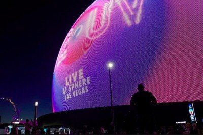 Uma estrutura lançada em 2023 em Las Vegas marcou um novo patamar tecnológico para eventos ao vivo, mas ainda deve demorar a se espalhar pelo mundo por causa dos custos elevadíssimos. Trata-´se da The Sphere, usado num show do U2.  -  (crédito: Reprodução/Redes Sociais)