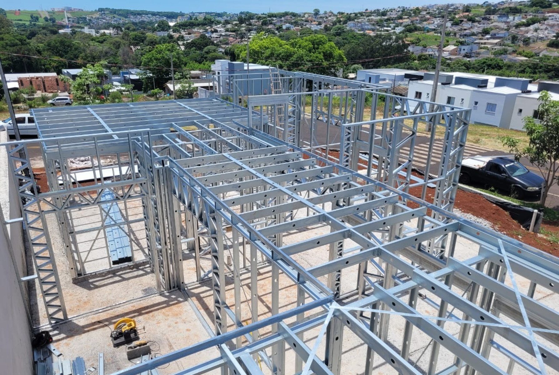 Especialista explica por que o Steel Frame exige precisão - DINO