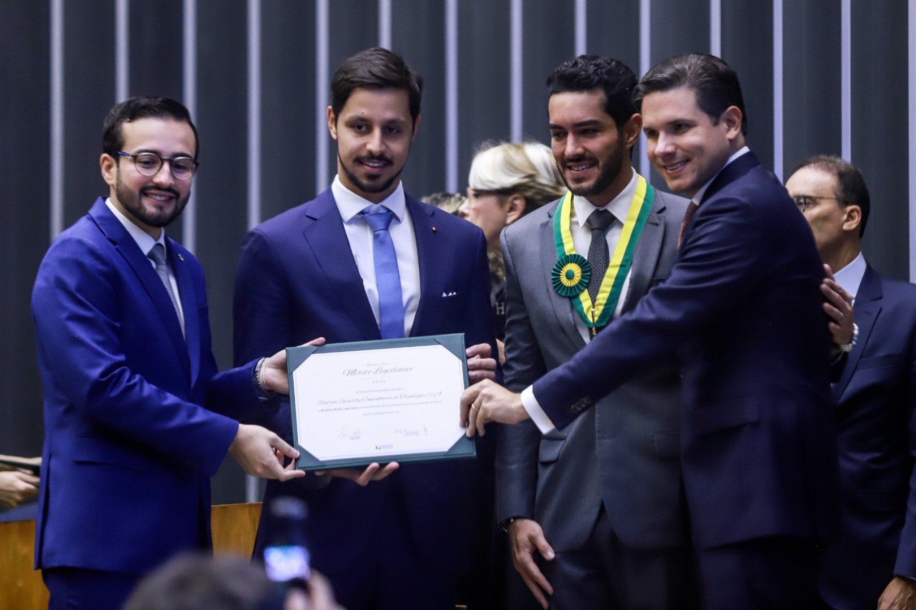 João Brasio é reconhecido com medalha do Mérito Legislativo - DINO