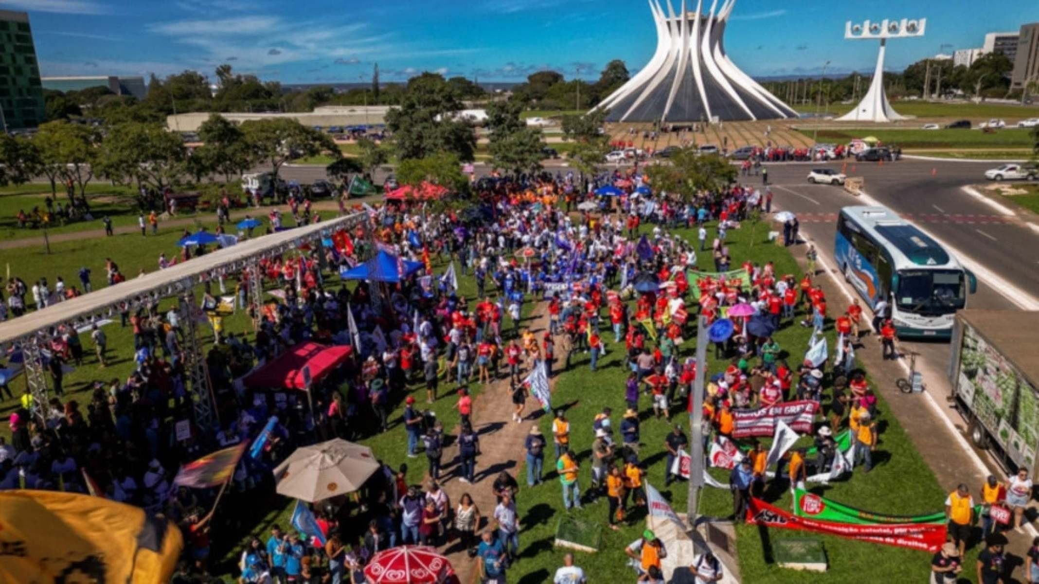 A pressão no Congresso por mudanças em reestruturação de carreiras do Executivo - Platobr Economia