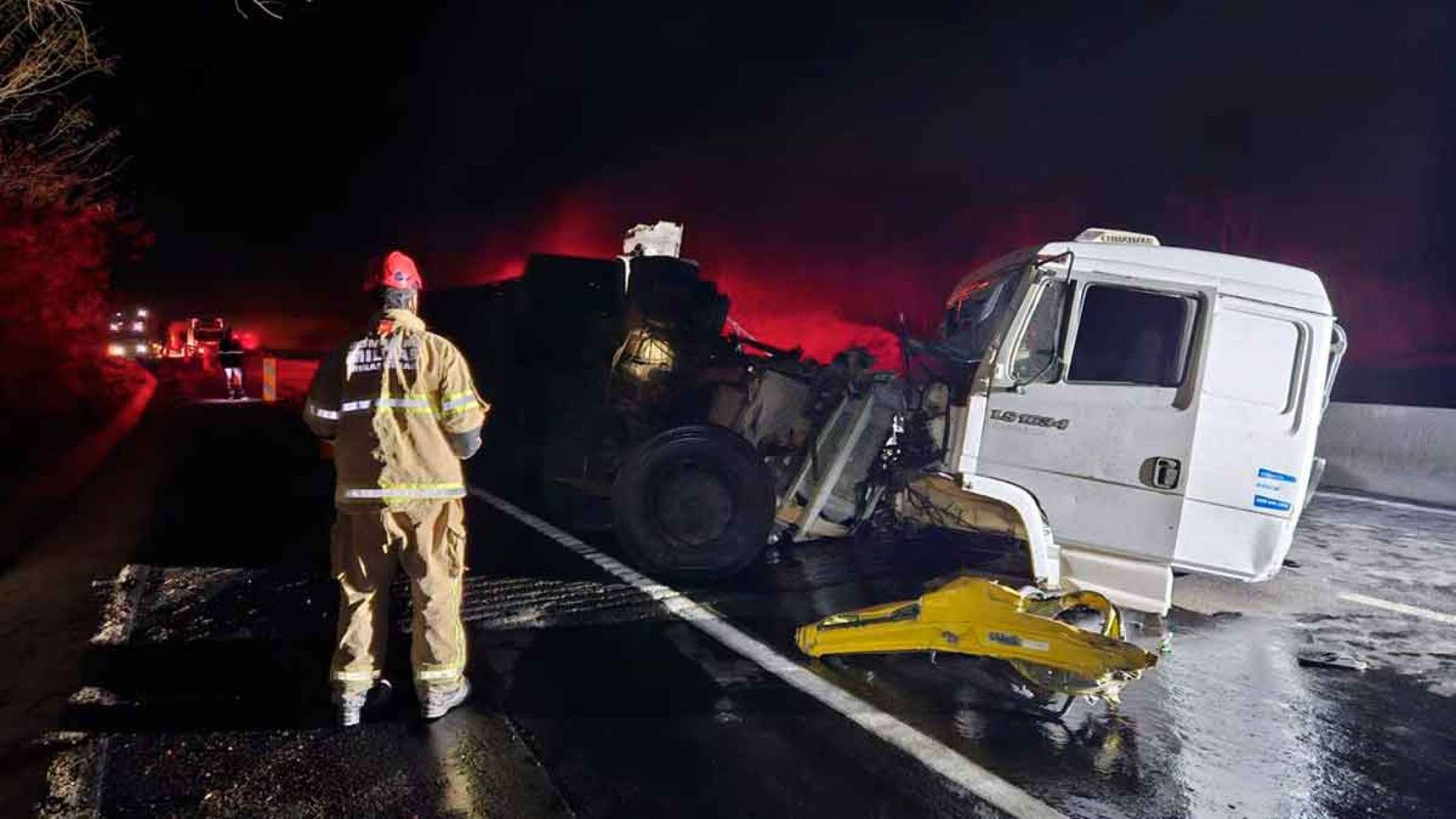 Bombeiros atuam em desastre na BR-251: no trecho, um terço das ocorrências e todas as mortes ocorrem por velocidade excessiva