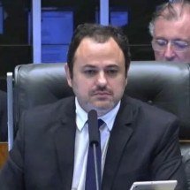 Protesto: Glauber Braga ocupa cadeira da presidência da Câmara  - TV CAMARA/REPRODUÇÃO