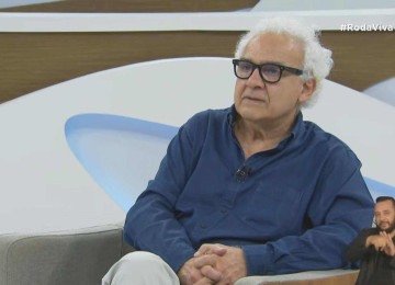 Milton Hatoum sobre governo Bolsonaro: 'Responsável por muitas mortes no país'
 -  (crédito: Reprodução/TV Cultura)