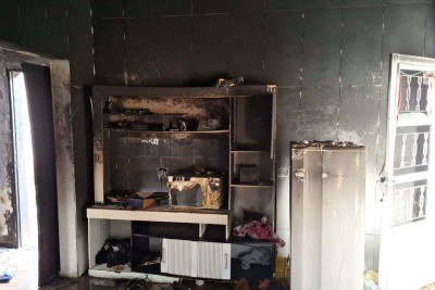 Incêndio em residência mobiliza bombeiros e morador é retirado de risco em Três Corações (MG) -  (crédito: Corpo de Bombeiros/Reprodução)