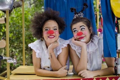 Cena "As charlatonas pocket", da Trupe-açu Cia de Circo de Taquaruçu, representa o Tocantins na Mostra Tudo -  (crédito: Andrey Rodrigues/divulgação)