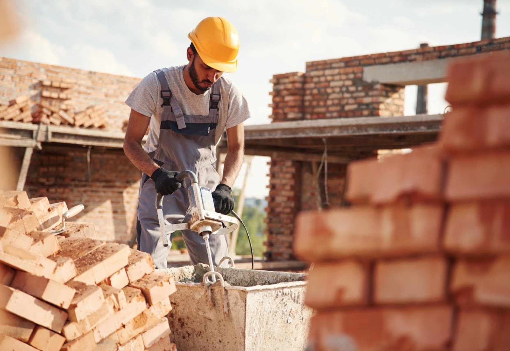 Reforma Casa Brasil e 13º salário elevam a expectativa no varejo de construção - DINO