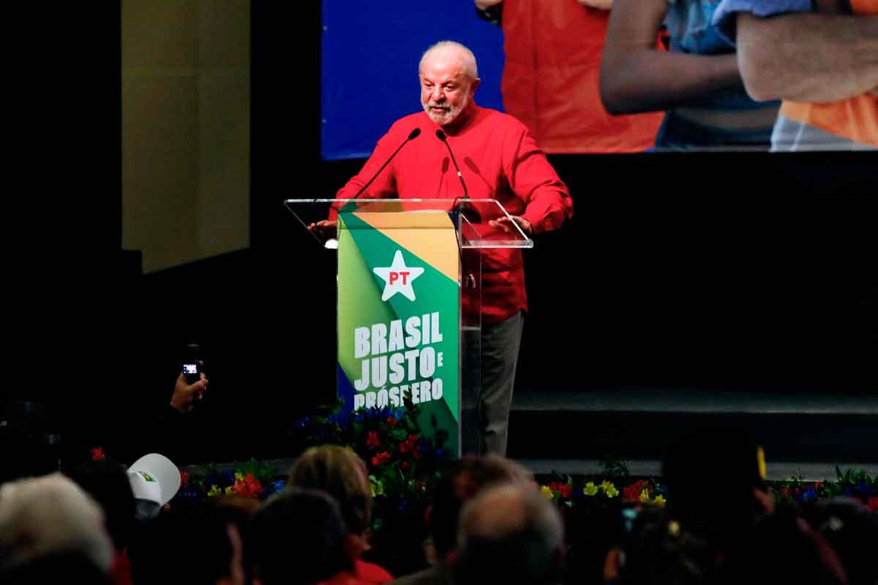 Lula enfrenta dificuldades em garantir um palanque em Minas, com indefinição de nome  do partido para eleições no estado -  (crédito: Sergio Lima / AFP 3/8/25)