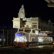 Papai Noel chega de trem ao Centro de BH e abre atrações na Rua Sapucaí -  Tulio Santos/EM/D.A. Press