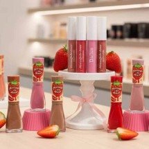 Morango do amor: sensação de 2025 vira item de beleza com gloss e esmalte - Dailus / reprodução