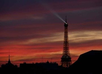 Em seu novo livro, Lúcia Helena Monteiro Machado conta os segredos e tradições de Paris, a Cidade Luz
 -  (crédito: Christophe DELATTRE/AFP)