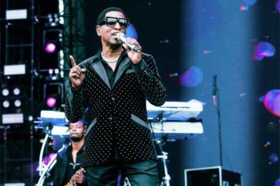 A trajetória pessoal e artística do cantor e produtor Kenny “Babyface” Edmonds será tema de um novo documentário comandado por Chris Moukarbel, diretor conhecido por produções como “Gaga: Five Foot Two” e “Cypher”.
 -  (crédito: Reprodução do Instagram @babyface)