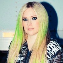 ‘Insubstituível’: Avril Lavigne revisita memórias em turnê com Simple Plan - reprodução/instagram