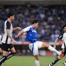 Nem mesmo o artilheiro Kaio Jorge conseguiu se salvar em noite em que o Cruzeiro apresentou futebol bem abaixo do que está acostumado -  (crédito: Alexandre Guzanshe/EM/D.A. Press)