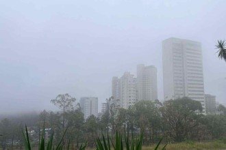 Chuva vai continuar em BH? Veja a previsão do tempo desta terça-feira (3/2)