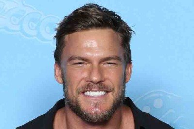 Alan Ritchson, atualmente um dos atores de ação de maior evidência em Hollywood graças ao sucesso da série “Reacher”, vive uma rotina intensa de treinos e preparação física.
 -  (crédito:  Super Festivals  from Ft. Lauderdale, USA/Wikimédia Commons)