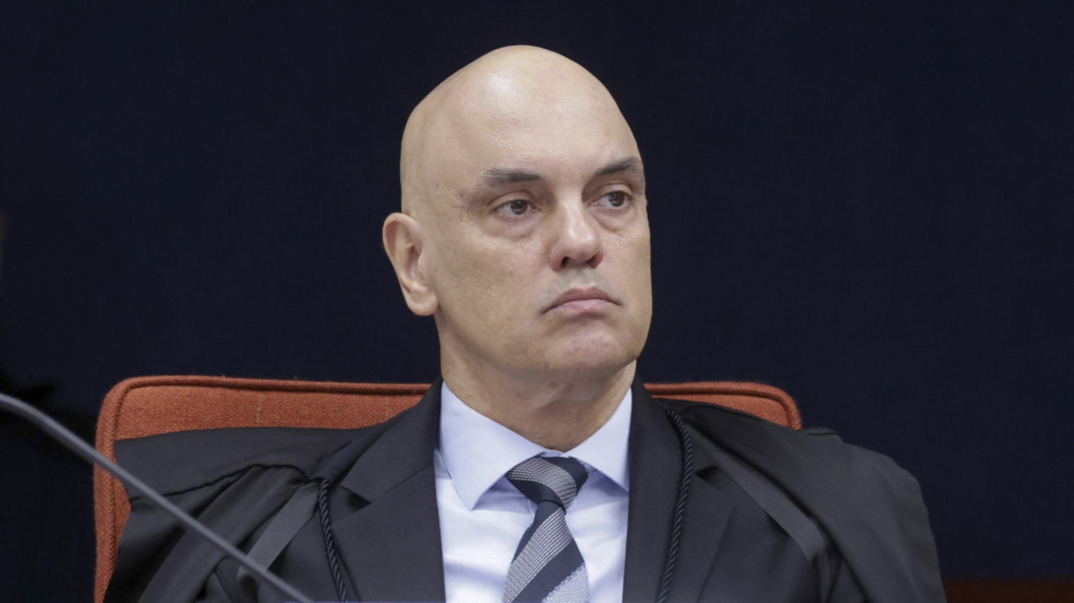 Moraes ordena à Câmara cassação de Zambelli e aponta decisão ilegal do Legislativo